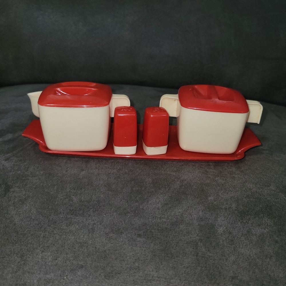 VTG Federal Tool Corp Chicago USA Creamer Sugar Salt Pepper Red White Plastic
